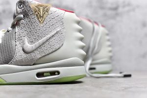Air Yeezy 2 - Pure Platinum - Image 9