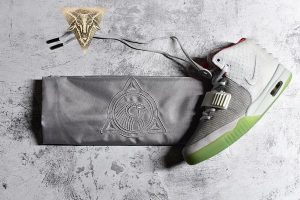 Air Yeezy 2 - Pure Platinum - Image 12
