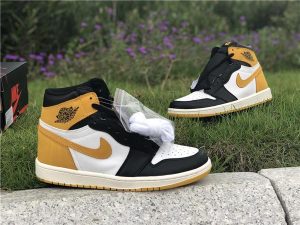 Air Jordan 1 Retro High OG Yellow Ochre - Image 11