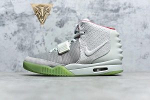 Air Yeezy 2 - Pure Platinum - Image 3