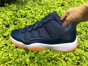 Jordan 11 Retro Low - Midnight Navy - Image 3