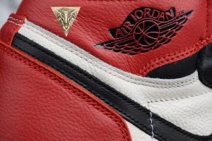 Air Jordan 1 Retro High OG Bred Toe - Image 15