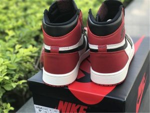Air Jordan 1 Retro High OG Bred Toe - Image 4