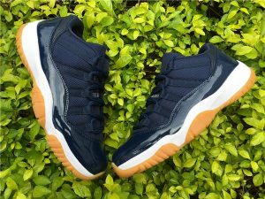 Jordan 11 Retro Low - Midnight Navy - Image 7