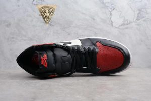 Air Jordan 1 Retro High OG Bred Toe - Image 11