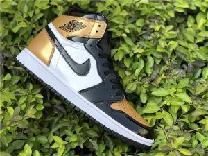Air Jordan 1 Retro High OG NRG Gold Toe - Image 9