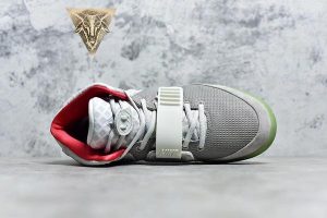 Air Yeezy 2 - Pure Platinum - Image 5