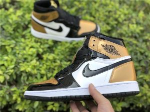 Air Jordan 1 Retro High OG NRG Gold Toe - Image 10