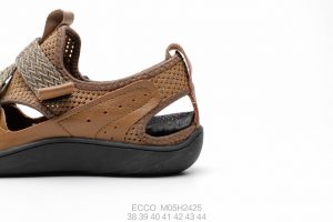 220  Ecco   M - Image 2