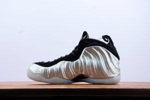NIKE BASKET BALL SHOES DEM50236