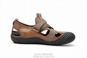 220  Ecco   M - Image 3