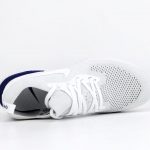 Nike Epic React Flyknit  LOGO