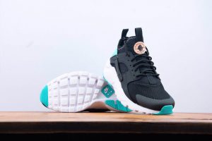 NIKE AIR HUARACHE RUN ULTRA - Image 3