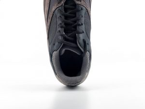 Yeezy Boost 700 Mauve - Image 3
