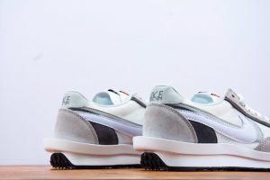 NIKE LDV WAFFLESACAI 6-005 - Image 2