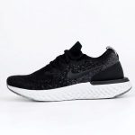 Nike Epic React Flyknit  LOGO