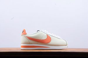 Women's Nike Classic Cortez Prem 19 - Image 2