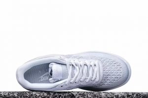 Nike Air Force 1 Flyknit - Image 3