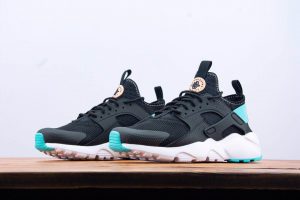 NIKE AIR HUARACHE RUN ULTRA - Image 4