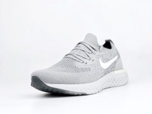 Nike Epic React Flyknit  LOGO