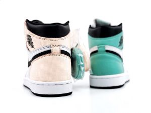 Air Jordan 1 Retro High - Image 4