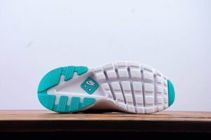 NIKE AIR HUARACHE RUN ULTRA - Image 5