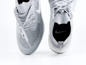 Nike Epic React Flyknit  LOGO - Image 2