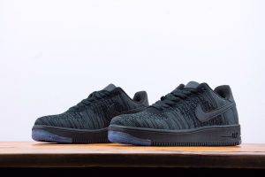 NIKE AIR FORCE 1 FLYKNIT LOW BLACK - Image 4