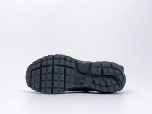 420 A-Cold-Wall x Nike Zoom Vomero 5 - Image 4