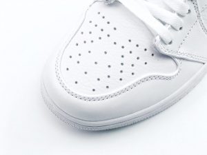 Air Jordan 1 Mid White - Image 3