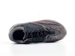 Yeezy Boost 700 Mauve - Image 5