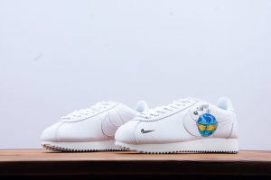 Women's Nike Classic Cortez Prem 19 - Image 3
