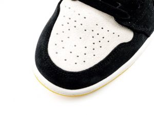 Air Jordan 1 Low University Gold - Image 3