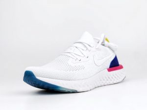 Nike Epic React Flyknit  LOGO - Image 3