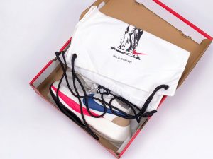 NIKE 2 BV7779 - Image 3