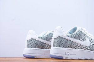 NIKE AIR FORCE 1 FLYKNIT LOW - Image 2