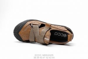 220  Ecco   M - Image 4