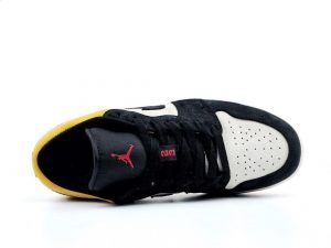 Air Jordan 1 Low University Gold - Image 4