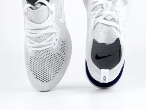 Nike Epic React Flyknit  LOGO - Image 3