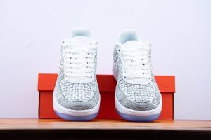 NIKE AIR FORCE 1 FLYKNIT LOW - Image 3