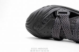 220  Ecco   M - Image 2