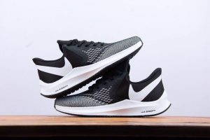 210  NIKE AIR ZOOM WINFLO 6  W6  P08722 - Image 4