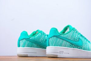 NIKE AIR FORCE 1 FLYKNIT LOW - Image 3