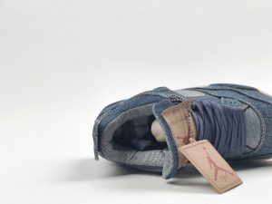 Levi's x Air Jordan 4 Retro Denim - Image 5