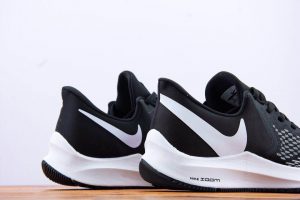 210  NIKE AIR ZOOM WINFLO 6  W6  P08722 - Image 5