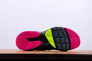 260  NIKE HUARACHE E.D.G.E. TXT QS 7 - Image 8