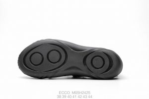 220  Ecco   M - Image 4