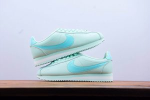 Women's Nike Classic Cortez Prem 19 - Image 3
