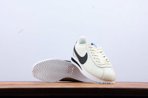 Women's Nike Classic Cortez Prem 19 - Image 6