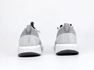 Nike Epic React Flyknit  LOGO - Image 5